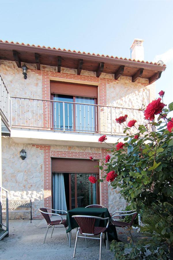 Apartamentos Turisticos Los Abuelos Монтемайор-де-Пилилья Экстерьер фото