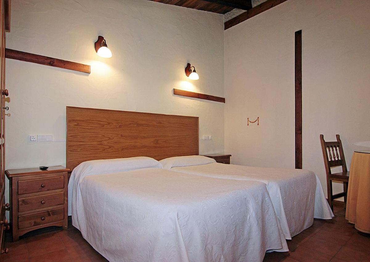 Apartamentos Turisticos Los Abuelos Монтемайор-де-Пилилья Экстерьер фото