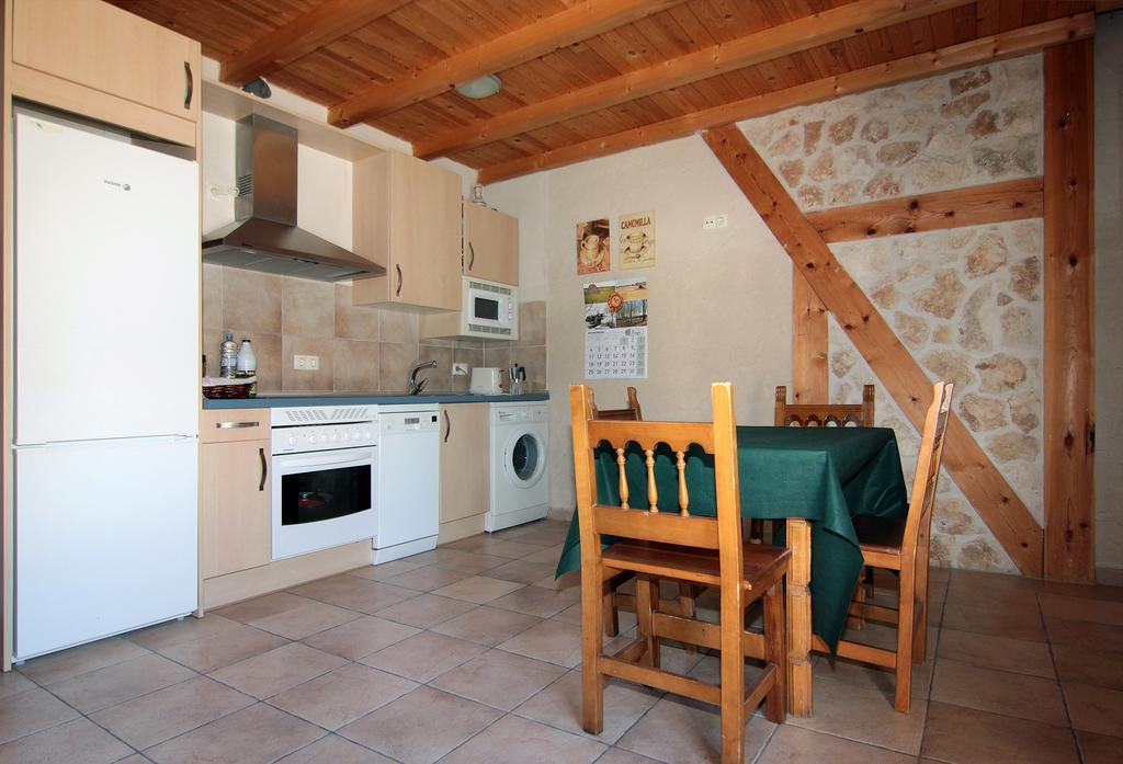 Apartamentos Turisticos Los Abuelos Монтемайор-де-Пилилья Экстерьер фото