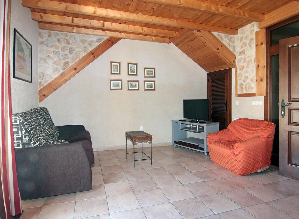 Apartamentos Turisticos Los Abuelos Монтемайор-де-Пилилья Экстерьер фото