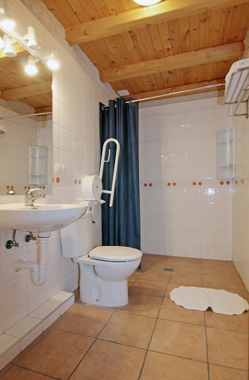 Apartamentos Turisticos Los Abuelos Монтемайор-де-Пилилья Экстерьер фото
