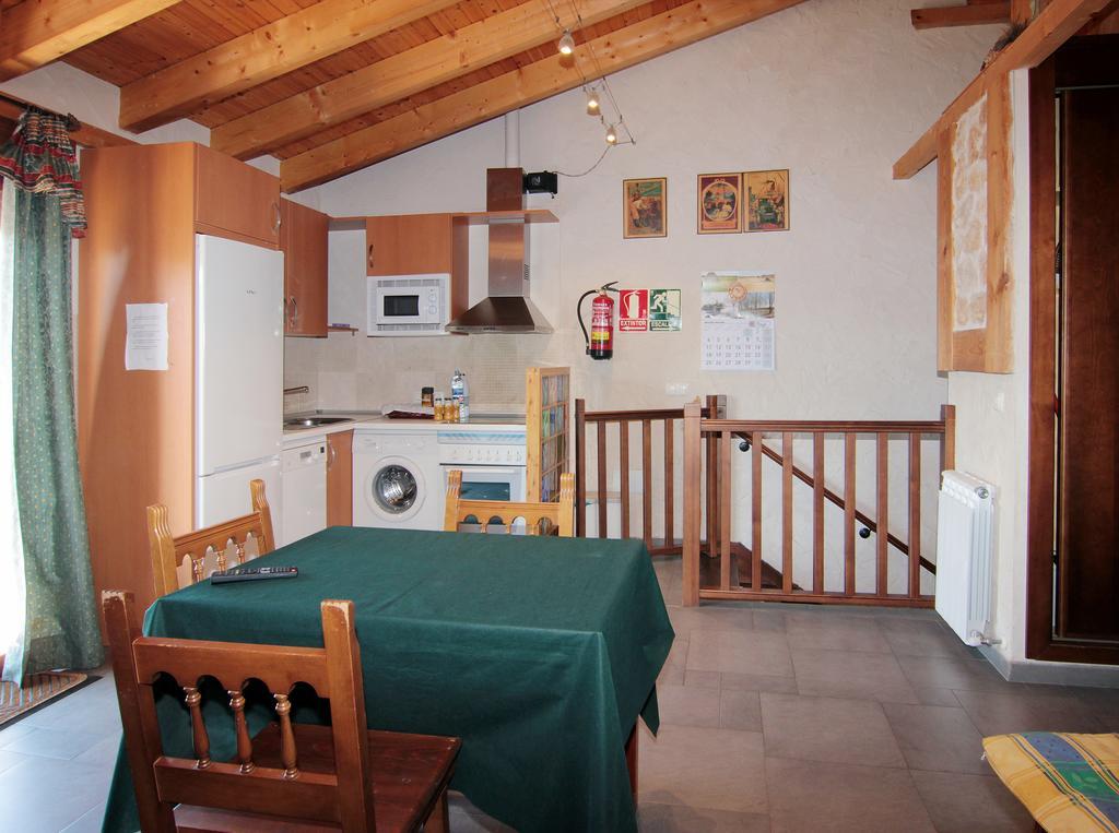 Apartamentos Turisticos Los Abuelos Монтемайор-де-Пилилья Экстерьер фото