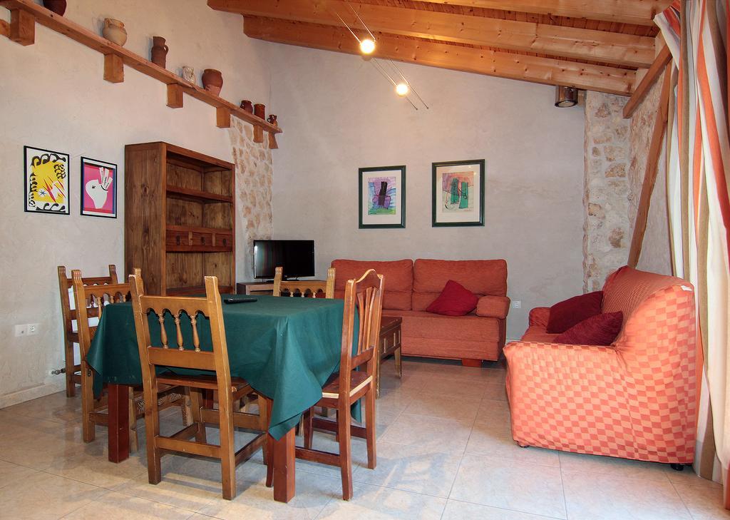 Apartamentos Turisticos Los Abuelos Монтемайор-де-Пилилья Экстерьер фото